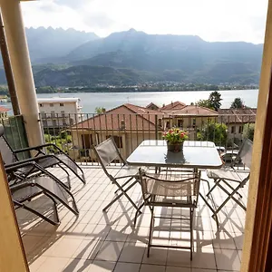 Apartment View House - Pescate