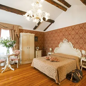 Palazzo Guardi Гостевой дом